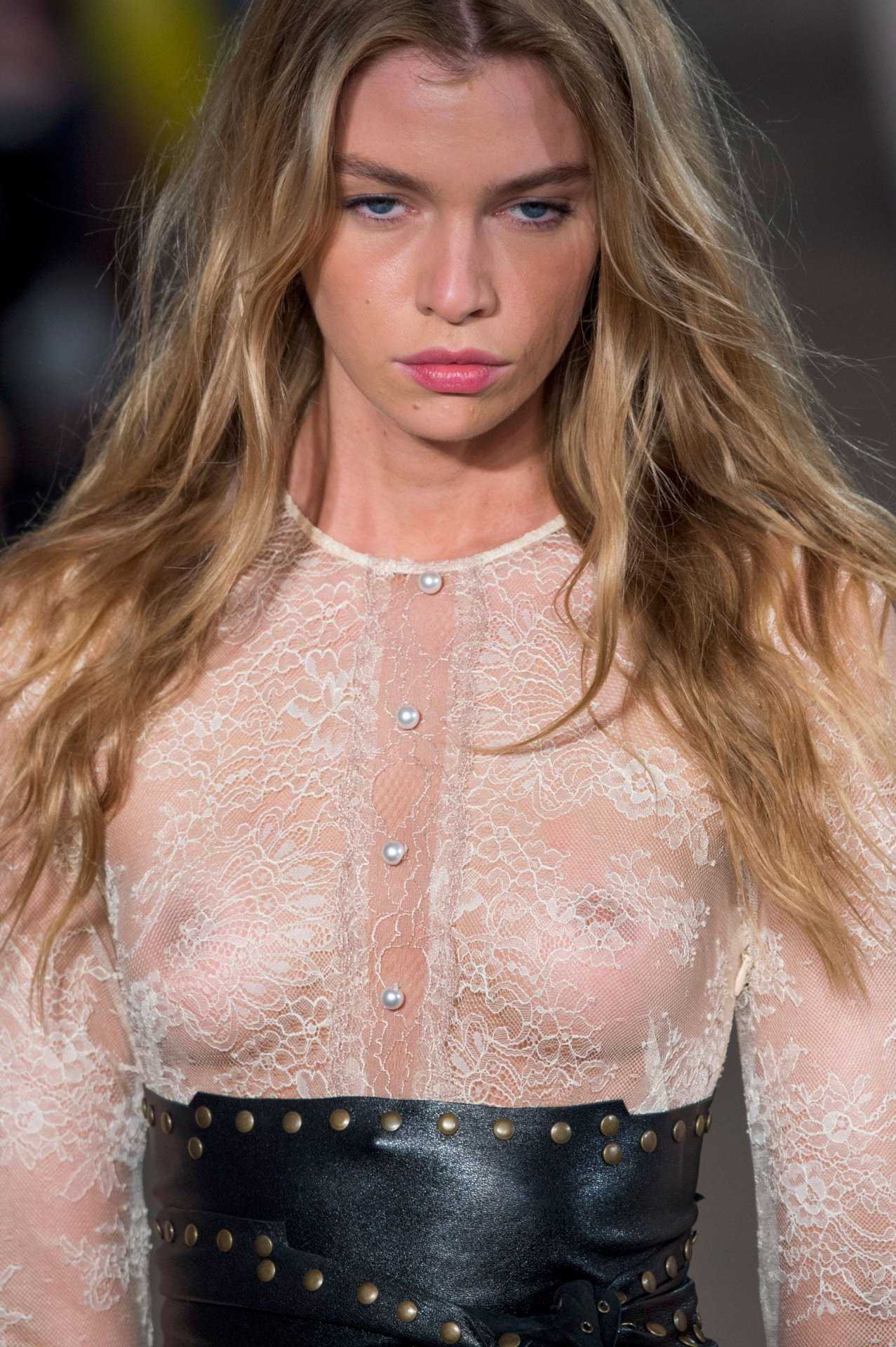 stella-maxwell-803