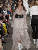 taylor-hill-702