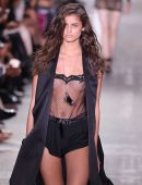 taylor-marie-hill-alexander-wang-fashion-show-nyc-9