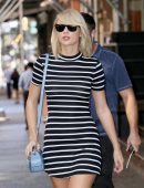 taylor-swift-leggy-301