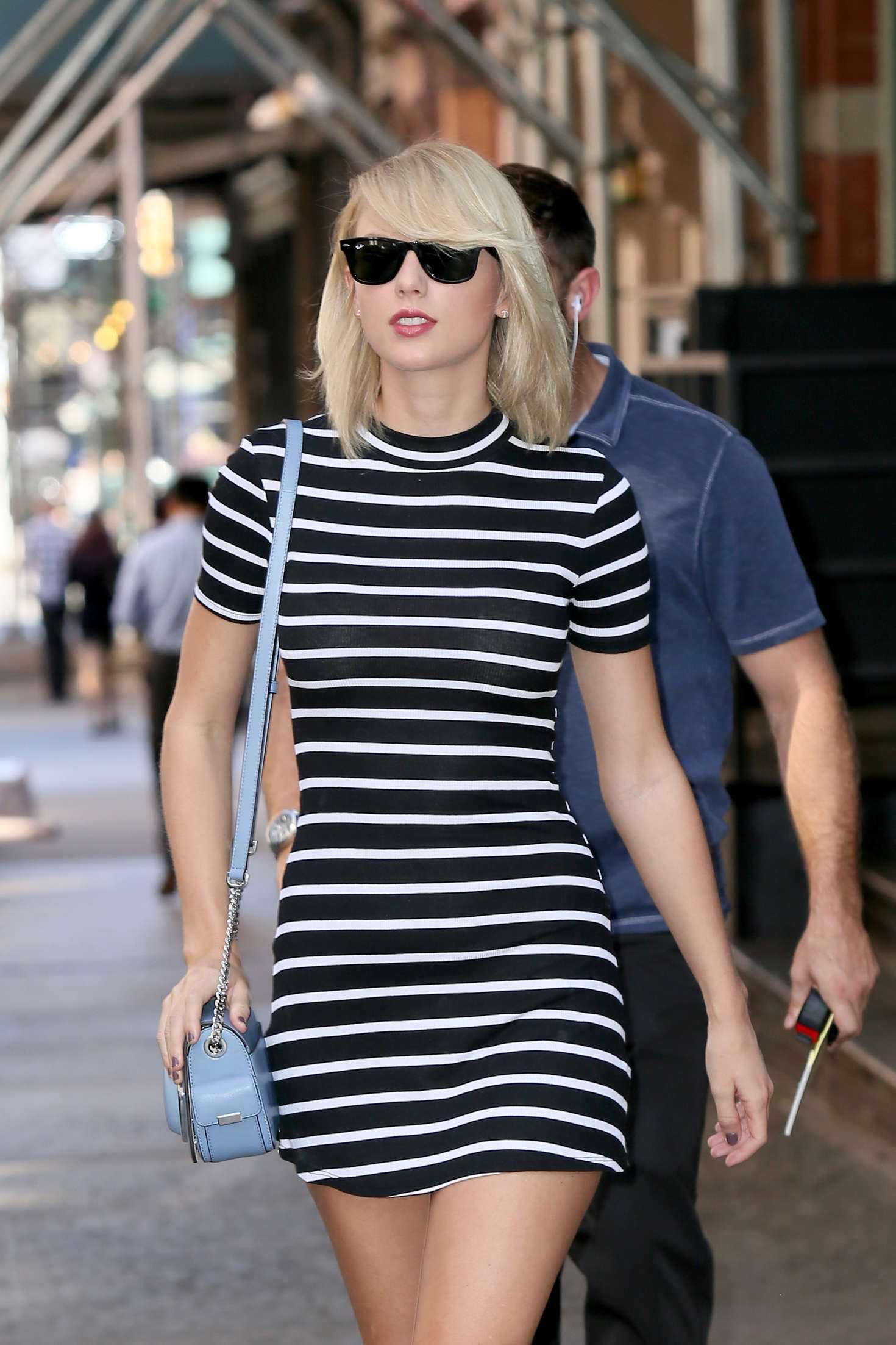 taylor-swift-leggy-301
