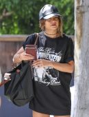 vanessa-hudgens-arriving-at-an-acting-class-3