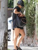 vanessa-hudgens-arriving-at-an-acting-class-8
