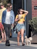 vanessa-hudgens-in-shorts-8