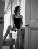 Victoria-Beckham-in-Vogue-Magazine-UK-October-2016-3