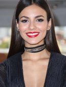 victoria-justice-at-pamella-roland-s-s-2017-fashion-show-at-pier-59-studios-in-nyc-2