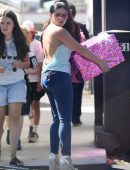 ariel-winter-booty-in-jeans-19