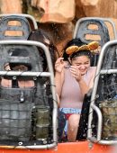ariel-winter-at-disneyland-16