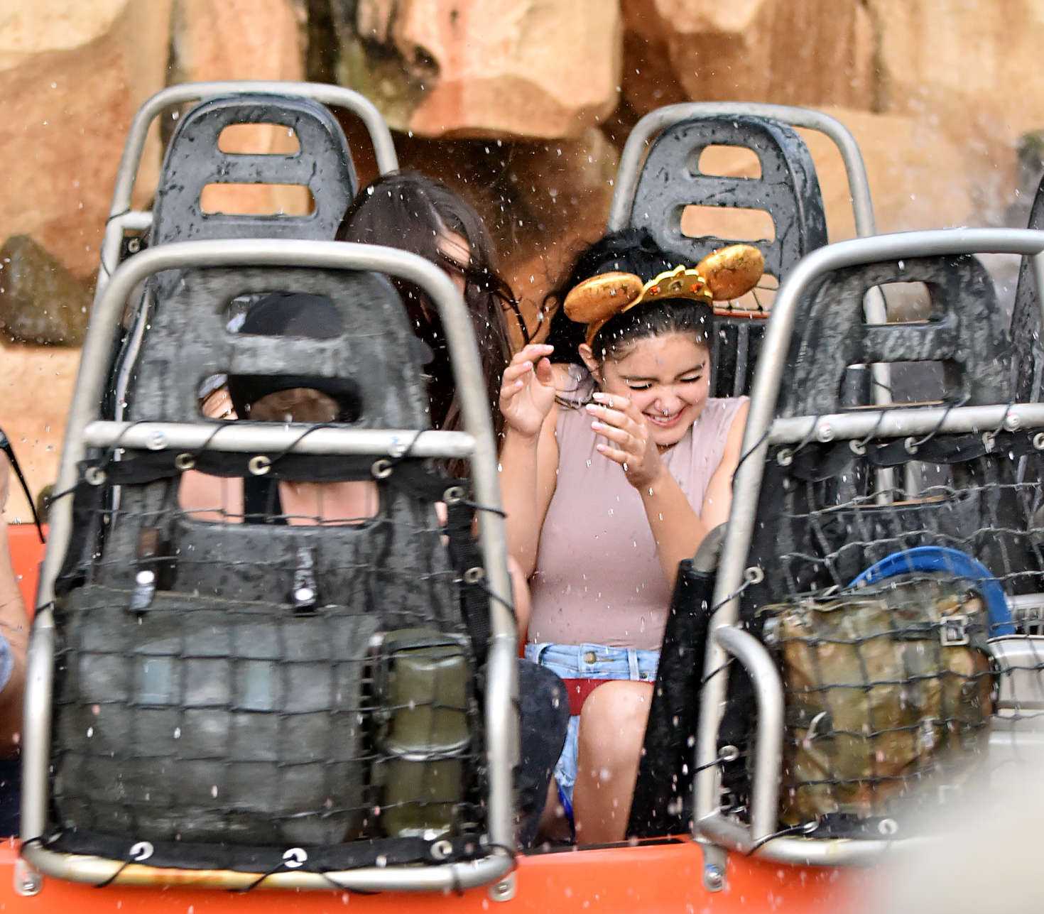 ariel-winter-at-disneyland-16