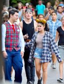 ariel-winter-at-disneyland-2