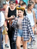 ariel-winter-at-disneyland-3
