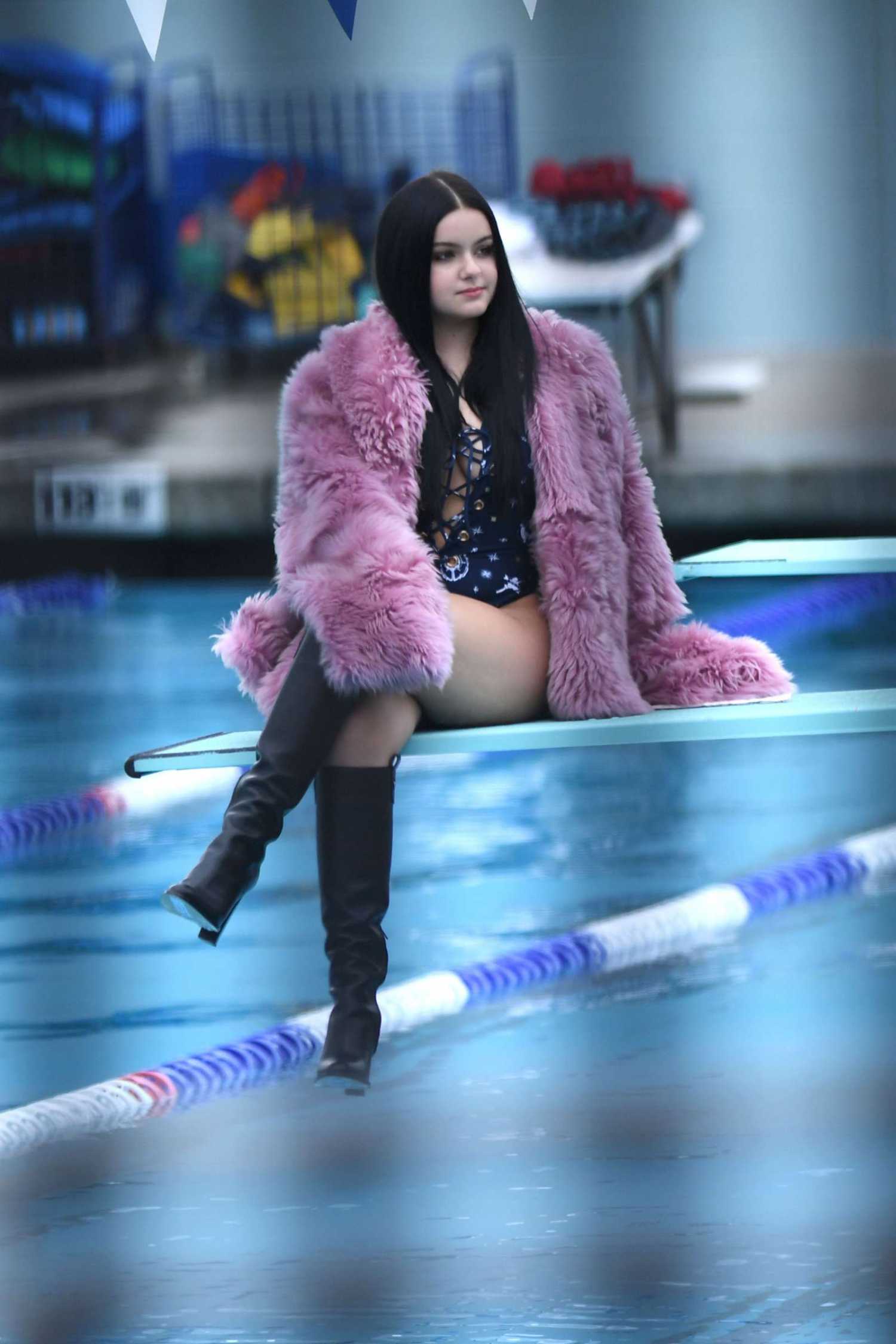 ariel-winter-in-swimsuit-2016-954