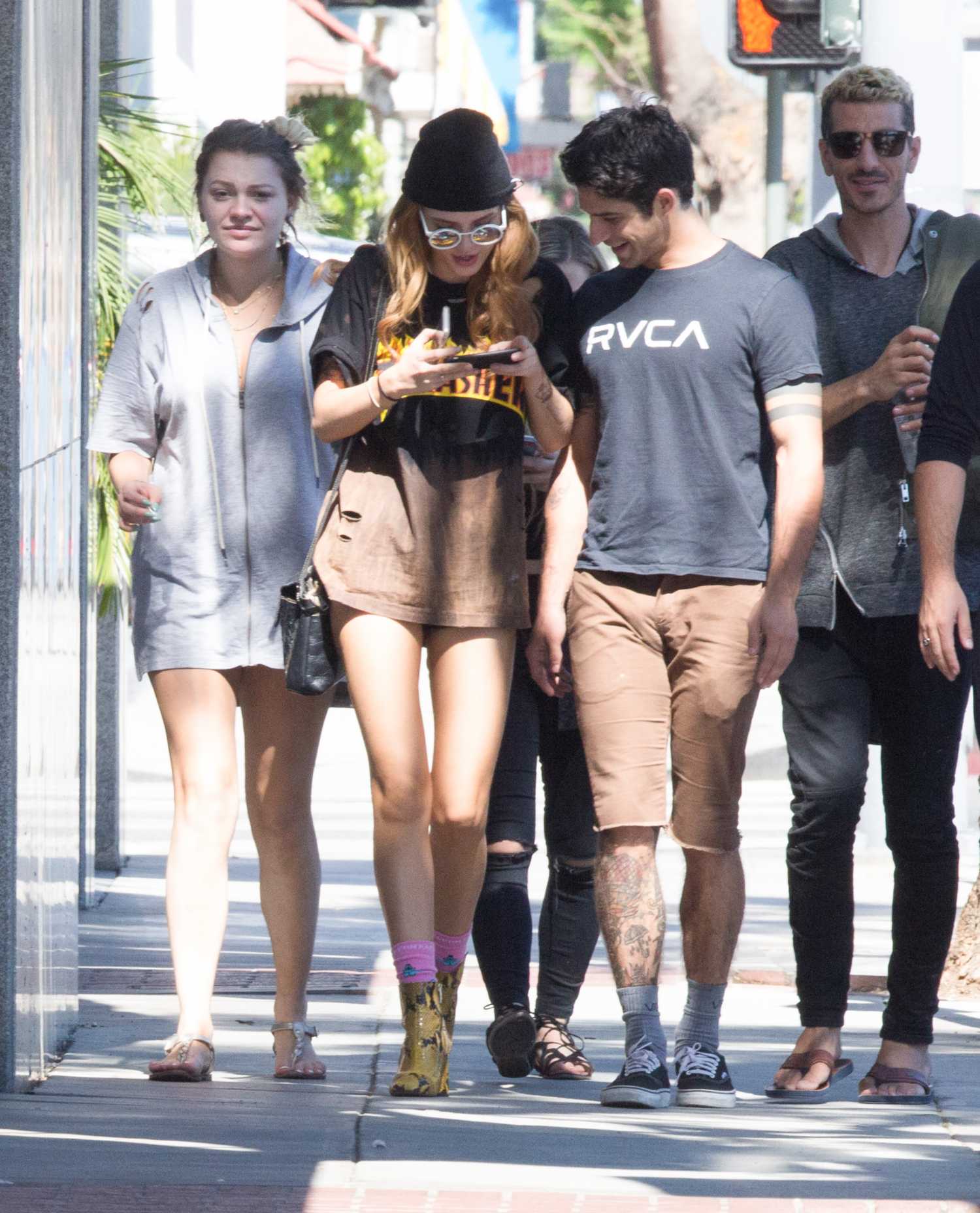 bella-thorne-256