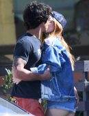 bella-thorne-leggy-candids-in-studio-city-8