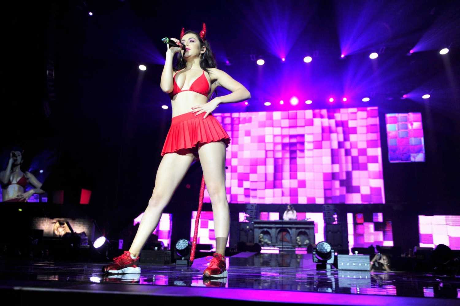 charli-xcx-924