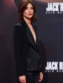 cobie-smulders-at-jack-reacher-never-go-back-premiere-in-berlin-4