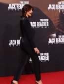 cobie-smulders-at-jack-reacher-never-go-back-premiere-in-berlin-7
