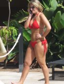 danielle-armstrong-bikini-13