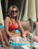danielle-armstrong-bikini-2