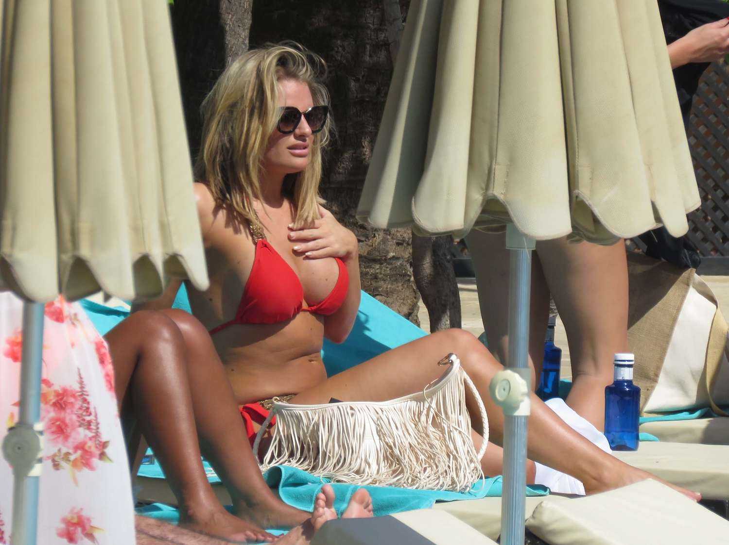 danielle-armstrong-bikini-6