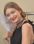 gigi-hadid-at-giambattista-valli-show-12