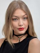gigi-hadid-at-giambattista-valli-show-13