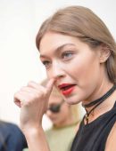 gigi-hadid-at-giambattista-valli-show-14