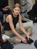 gigi-hadid-at-giambattista-valli-show-18