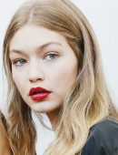 gigi-hadid-at-giambattista-valli-show-31