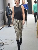 gigi-hadid-at-giambattista-valli-show-8