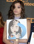 hailee-steinfeld-at-the-edge-of-seventeen-photocall-12