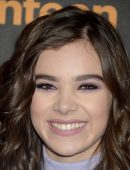hailee-steinfeld-at-the-edge-of-seventeen-photocall-13