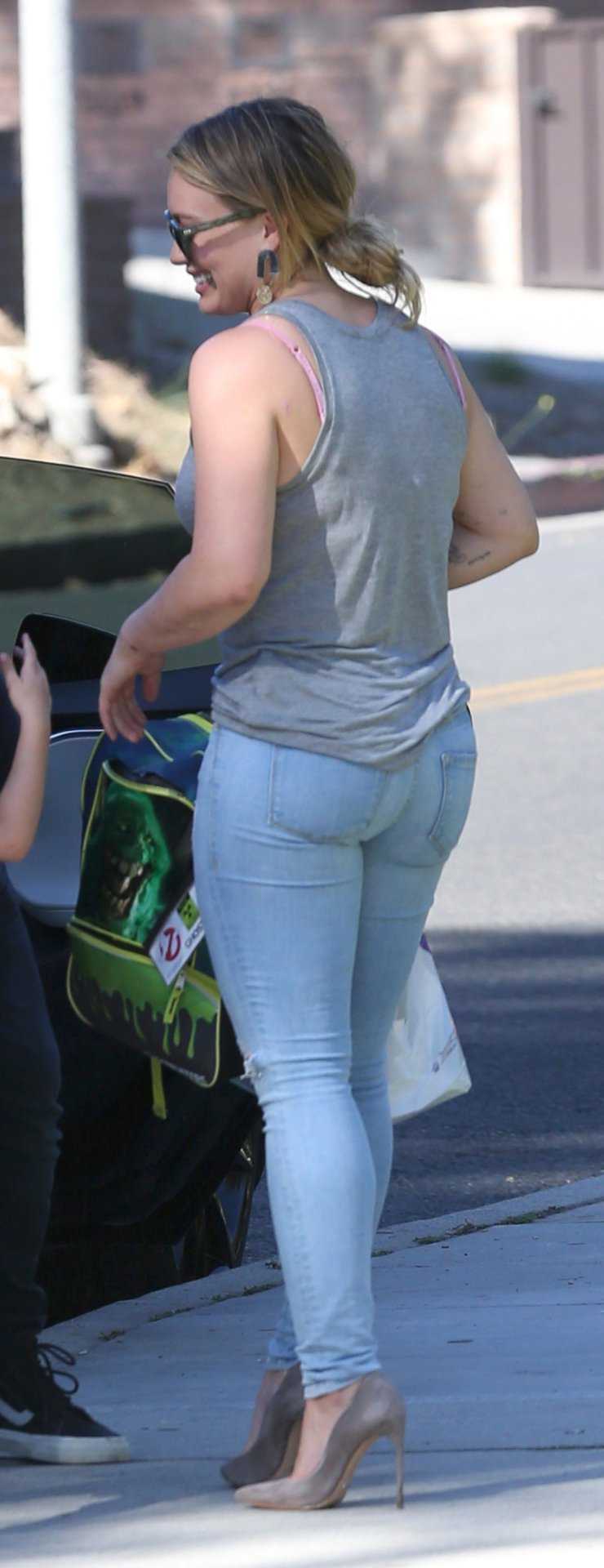 hilary-duff-710