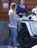 hilary-duff-out-for-breakfast-in-studio-city-11