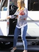 hilary-duff-out-for-breakfast-in-studio-city-12