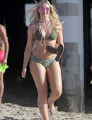 iskra-lawrence-bikini-photoshoot-2016-10