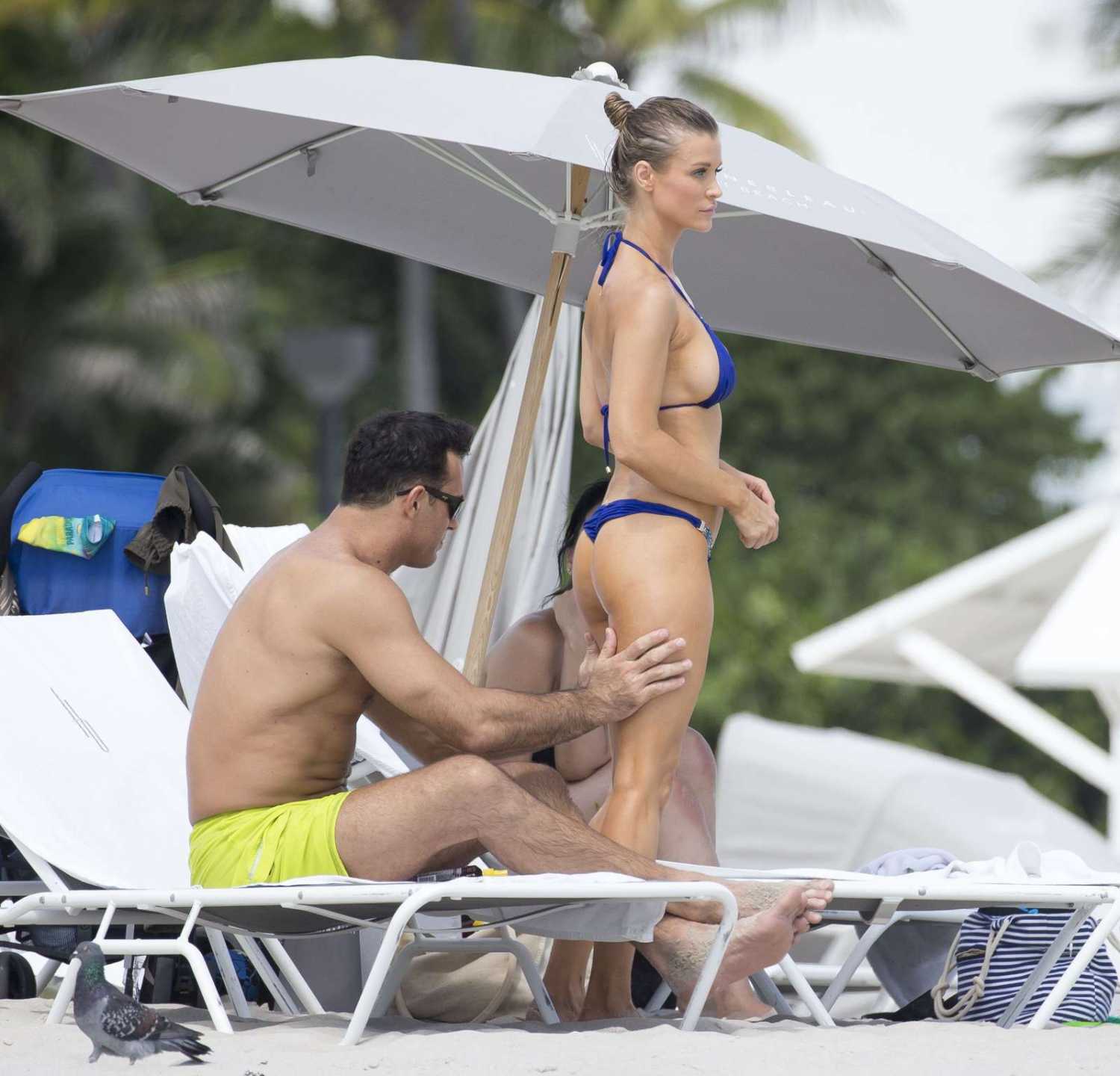 joanna-krupa-in-blue-bikini-2016-13