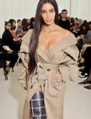kim-kardashian-balenciaga-fashion-show-2