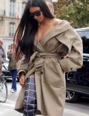 kim-kardashian-balenciaga-fashion-show-4