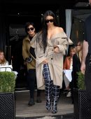 kim-kardashian-balenciaga-fashion-show-5