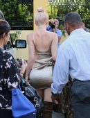 kylie-jenner-leggy-209