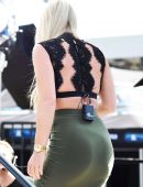 lindsey-vonn-on-the-set-of-extra-3