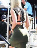 lindsey-vonn-on-the-set-of-extra-7