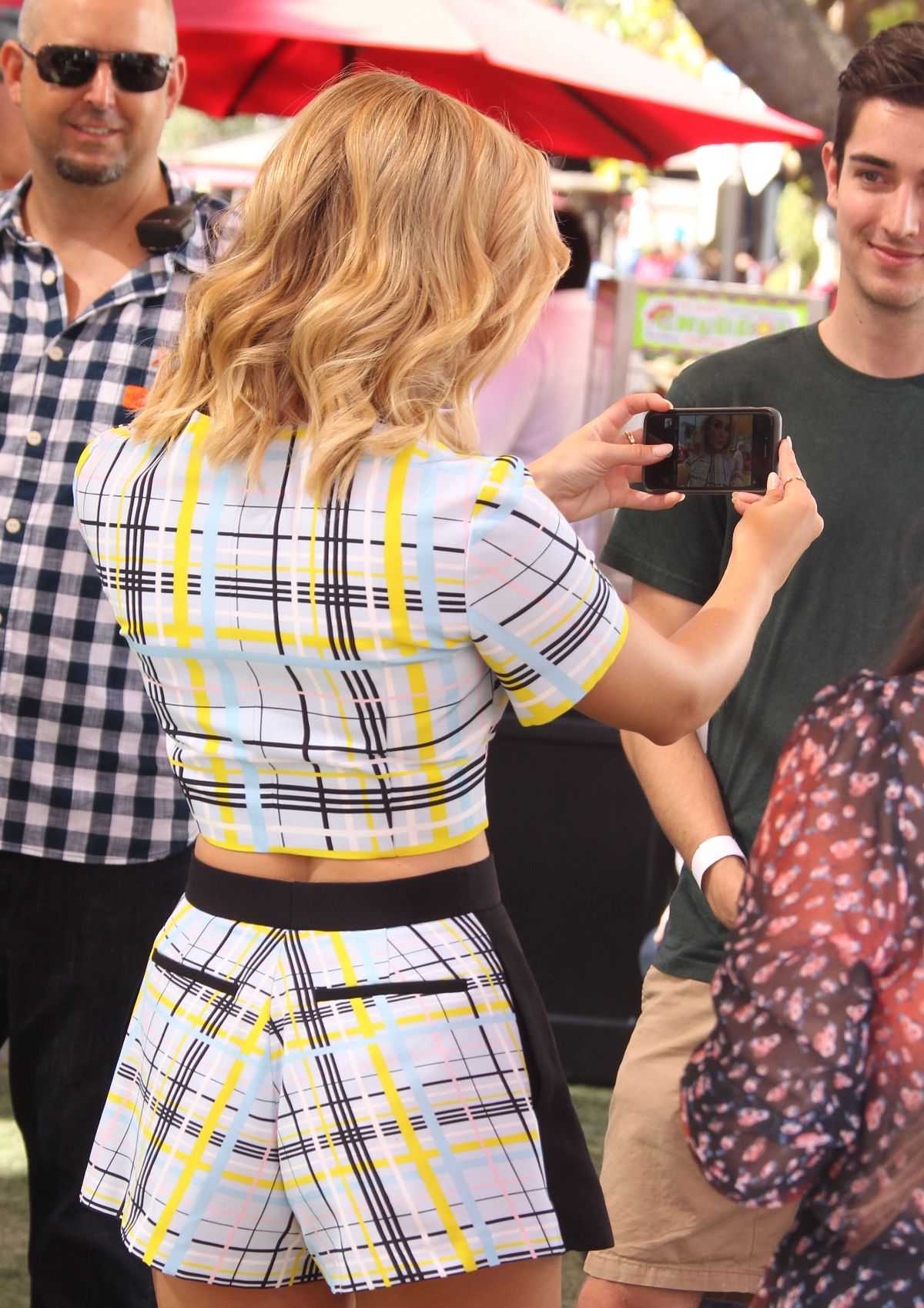 olivia-holt-253