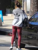 vanessa-hudgens-leaving-a-pilates-class-324