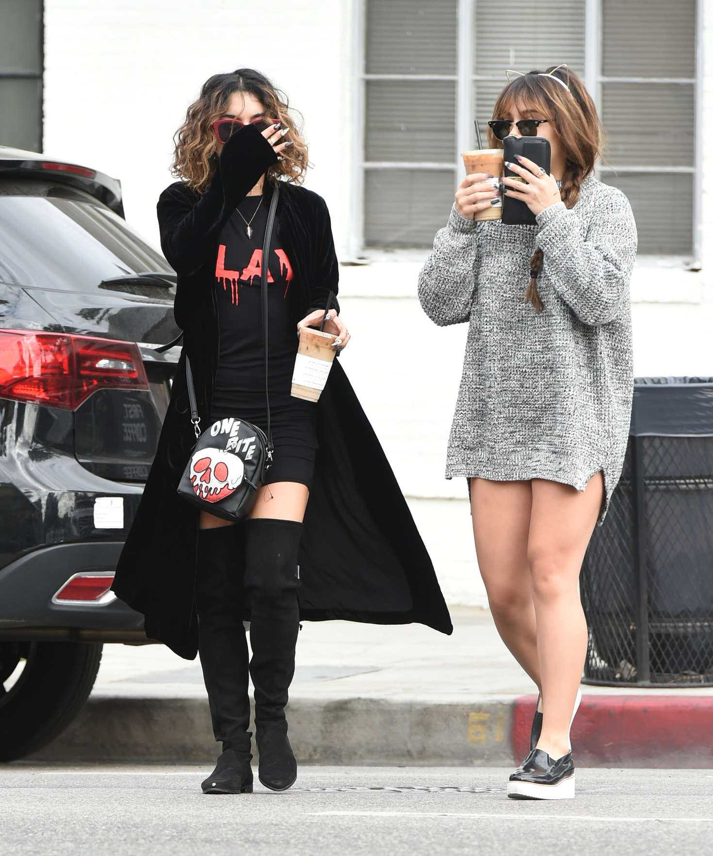 vanessa-hudgens-and-stella-hudgens-on-halloween-1