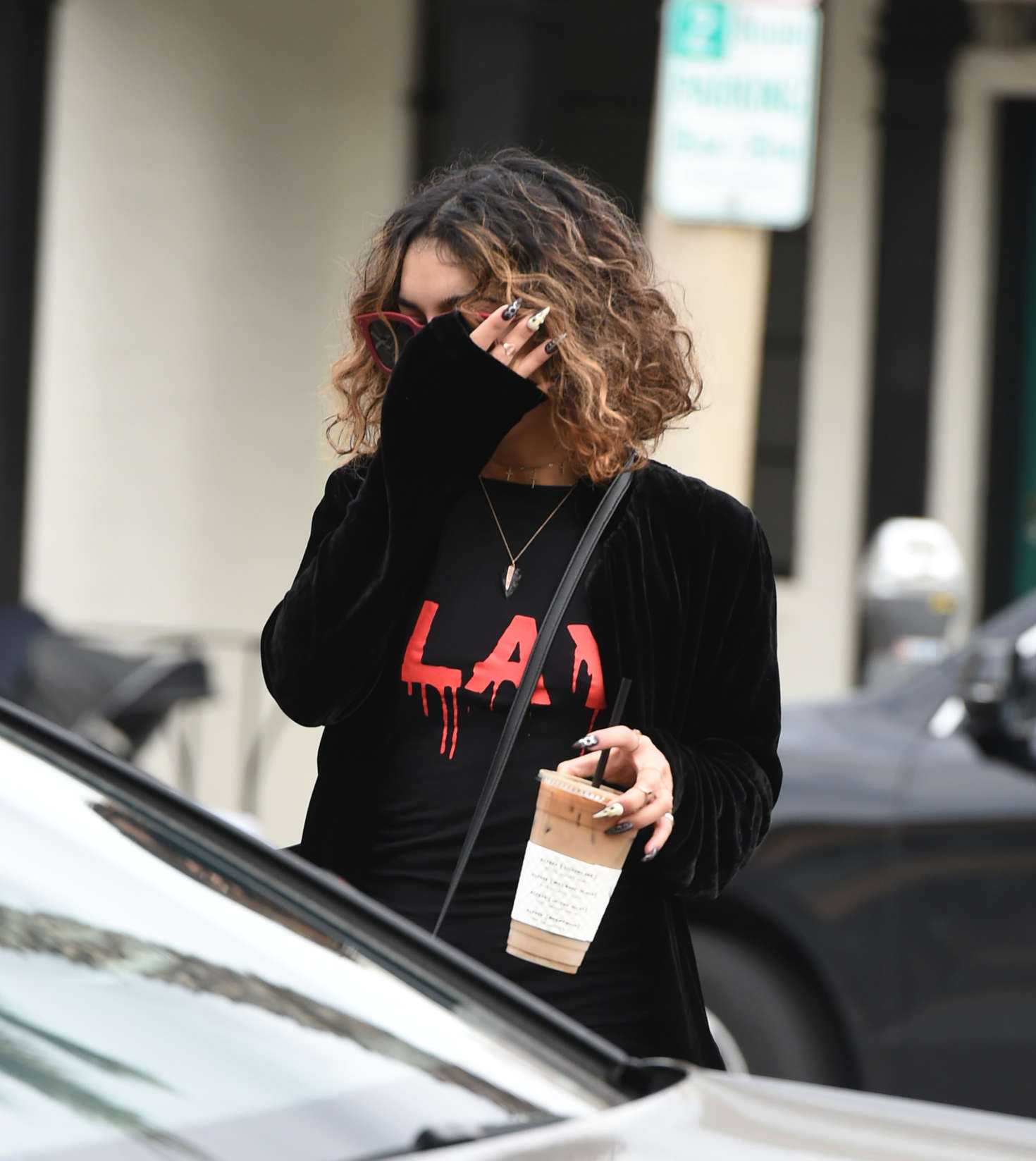 vanessa-hudgens-and-stella-hudgens-on-halloween-3