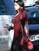 ariel-winter-going-to-gym-2
