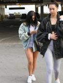 ariel-winter-at-the-coffee-bean-and-tea-leaf-1