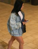 ariel-winter-at-the-coffee-bean-and-tea-leaf-10